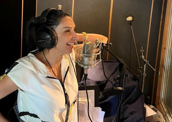 Evgenia: Στην Ελλάδα για την ηχογράφηση του νέου της τραγουδιού με την υπογραφή Τουρατζίδη-Tsiko (εικόνες)